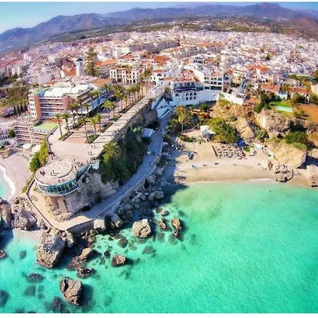 Piso Plaza Cantarero * نيرخا
